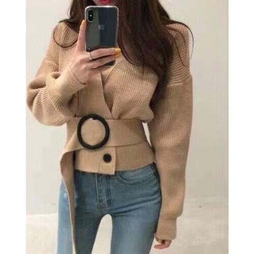Knit sweater for fall/winter 2021 new fashion belted short top fried street fashion brand age-reducing and thin womens clothing