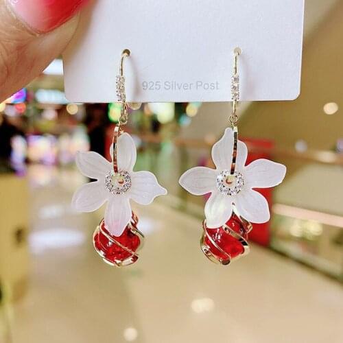 Sweet Girl Earrings White Flowers Red Crystal Fashion New Temperament Net Red Explosion Earrings Womens Wholesale Pendientes