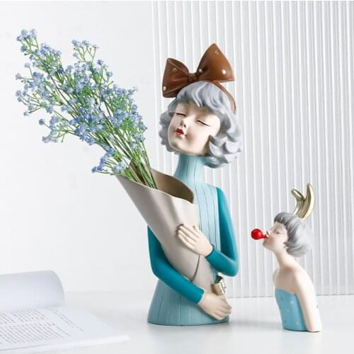 Creative cute Bouquet Girl Ornaments Sculpture gifts Living Room desktop TV cabinet Flower arrangement Modern Home Decoration
