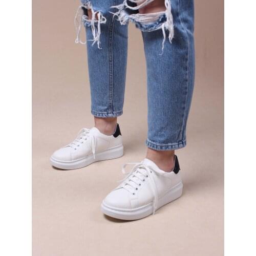 Women Sports Shoes White Lace-Up Thick Sole Sports Sneakers 2021 Summer Season