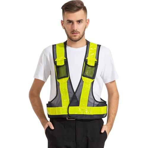 Reflective Vest Adjustable Anti-wear Safety Vest for Night Run Three-dimensional Pocket Design Comfortable breathable beautiful