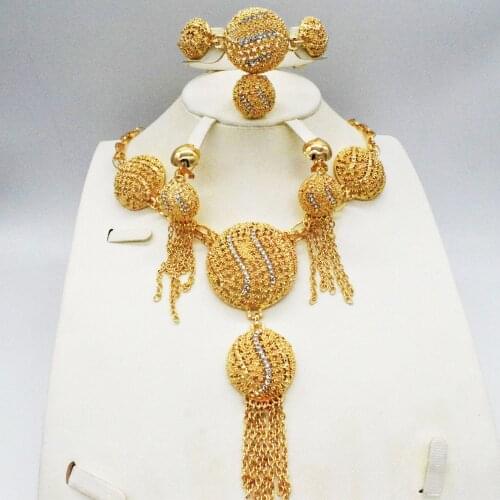 The new wholesale fashion jewellery set is brighter dubai gold jewellery for womens anniversary parties and birthday trips