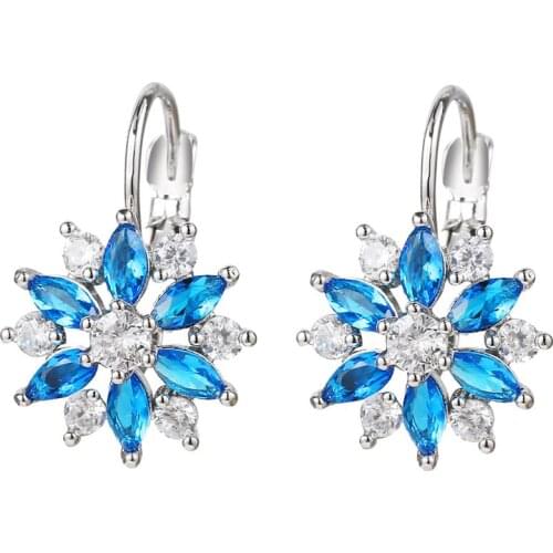 Bettyue Women First Choice Brilliant Flower Appearance With Geometry White And Blue Zirconia Stud Earring In Wedding Party Gift
