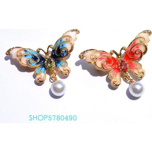 Classic Jewelry Rhinestone Breast Pin Vintage Butterfly Brooch Women Gold Color Pearl Brooch Lady Party Dress Garments Accessory