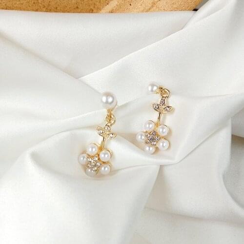 Korean Fashion Earrings 2021 New Simple Crystal Pearl Flower Leaf Temperament Personality All-match Womens Earrings Ohrringe