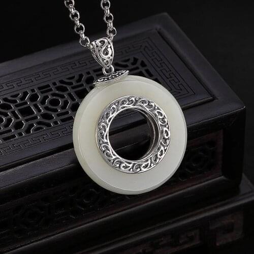 Original Design Hollow Natural Hetian Jade Pendant Necklace Chinese Style Retro Pattern Light Luxury Charm Womens Silver