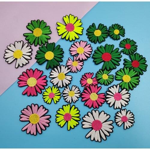 10Pcs 3/4/5cm Colored Embroidery Daisy Cloth Patch DIY Craft Supplies Clothing Appliques Shoes Bags Ornaments Sewing Accessories