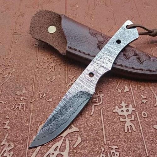 Handmade forged Damascus Steel hunting knife fixed knife with Leather sheath EDC tool