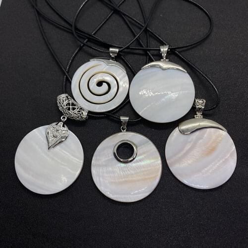2021 New Natural Shell Piece Pendants Metal Design Decorative Necklace Used for Weddings and Banquet 5 Types for Choice