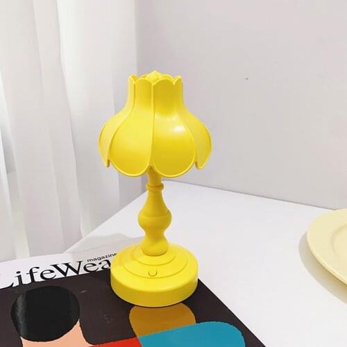 European Lotus Small Night Light Nostalgic Mediterranean Bedroom Bedside Lamp Mini Contracted LED Retro Desk Lotus Leaf Lamp