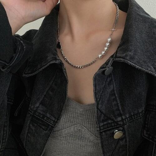 Light luxury niche design pearl womens hip hop cool style simple clavicle chain