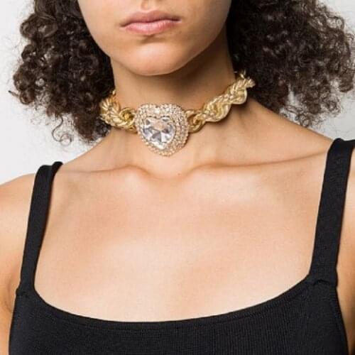 Heart-shaped crystal entwined golden necklace