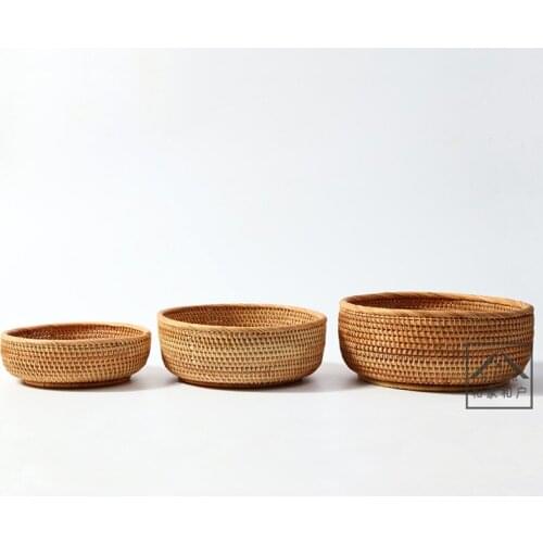 Hand-made rattan basket containing round fruit basket Creative bamboo bread basket Retro snack tray