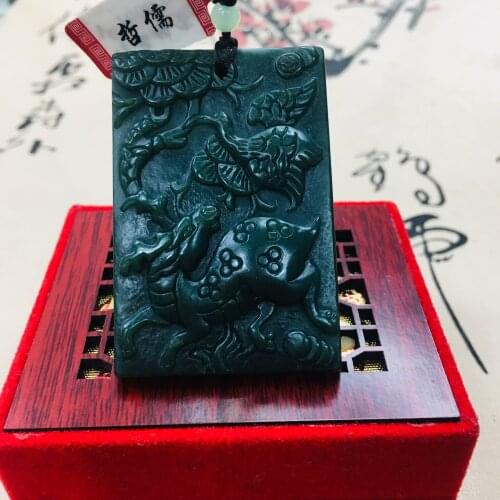 Zheru pure natural and Tian Qingyu carved dark green dragon turtle pendant with green bead chain sweater chain Send A certificat