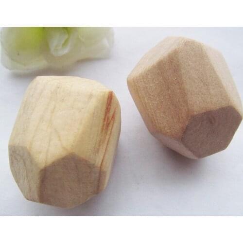 50pcs 33mmx40mm Handmade Unfinished Faceted Natural Wood Spacer Beads Charm Finding,18 Hedron Geometricf Figure Wooden Beads