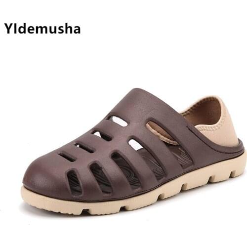 YIdemusha 2019 New Summer Men Light Beach Sandals Shoes Man Hollow Slippers Shoes Outdoor Men Shoes Mesh Students Casual Shoes
