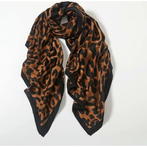 2021 Fashion Newest Leopard Printed Cotton Viscose Printed Scarf Shawls Wraps Hijabs 10pcs/lot