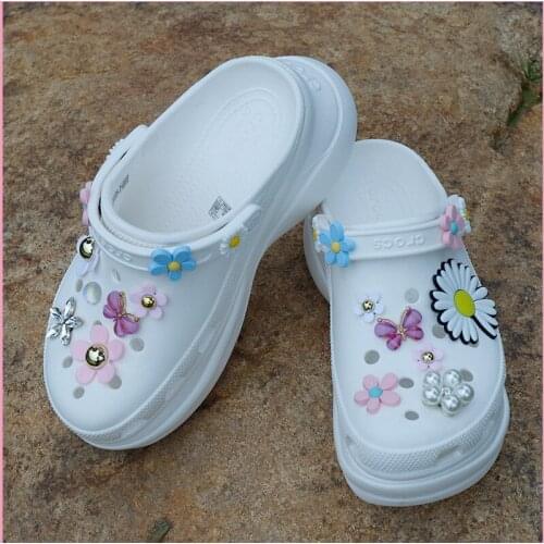 Crocses Charms Designer DIY Chrysanthemum Pearl Flower Shoes Decaration for Croc JIBZ Clogs Kids Boys Women Girls Gifts