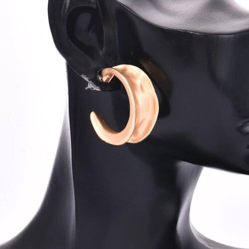 Fashion Retro C-shaped Hong Kong Style Circle Circle Stud Earrings Temperament Net Red French Earrings Personality Female