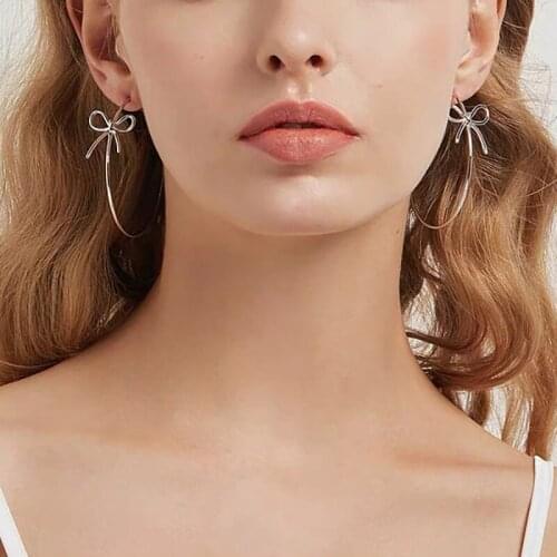 Ins gold-plated high-end large earrings French ladies elegant niche design bowknot circle earrings net red earrings