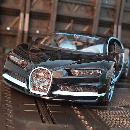 Maisto 1:24 Bugatti Chiron simulation alloy car model collection gift toy
