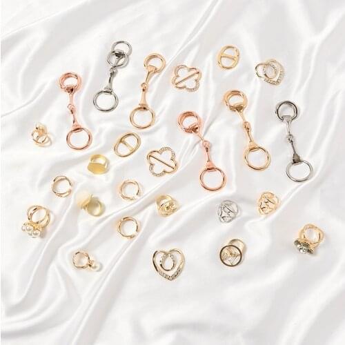 Simple high-grade scarf accessories Silk Scarf Buckle Button Horse Clasp Heart-shaped Water Drill Buckle