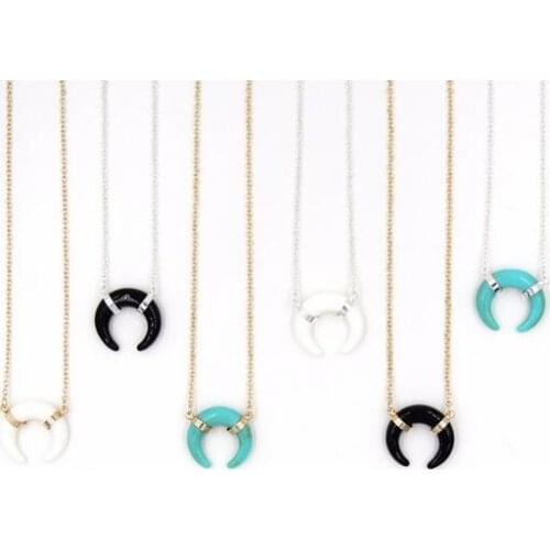 Christmas Gift Crescent Moon Resin Choker Pendant Horn Shaped Necklace for Women