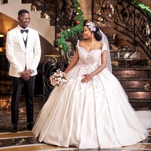 Princess Ball Gown Wedding Dresses Sheer Neck Short Sleeve Crystal Vestidos De Novia Button Back Bridal Dress