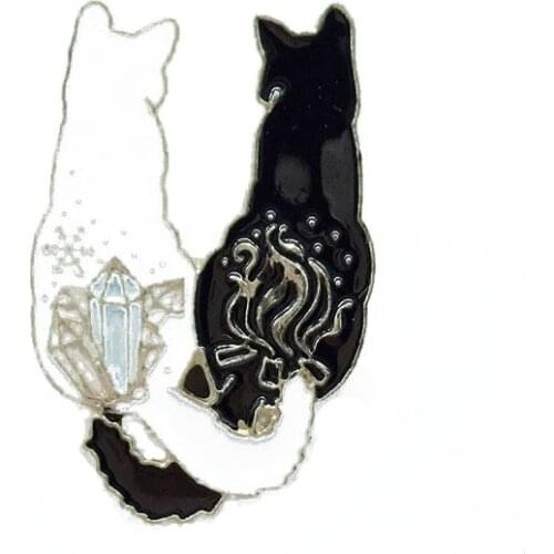 Hot Sale Cartoon White Black Cat Enamel Metal Brooch Creative Fun Animal Tail Entwined Cat Badge Fashion Jewelry Accessories