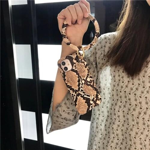 Korea Fashion Big Circle Hand Ring Holder Bracelet Snake Leather Case Cover For iphone X XR XS 11 Pro MAX 6 6S 7 8 Plus SE 2020