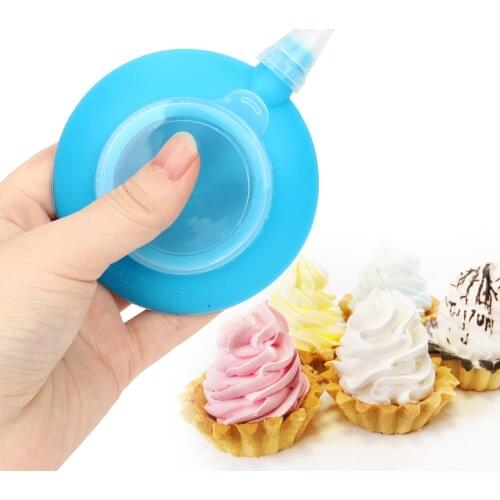 Mini Cream Squeezing Nozzles Silicone Pot with 4 Nozzles Dessert Cake Decorating Pen Macarons Cake Baking Tool