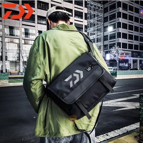 New Daiwa Fishing Bag Mens Outdoor Large Capacity Sports Cycling Messenger Bag Ladies Travel Casual Fashion Shoulder Bag