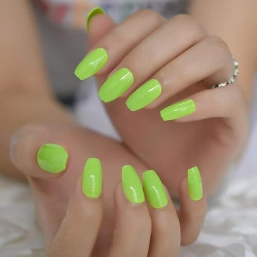 Neon Green Stylish Fake Nail Summer Shiny Medium Popular Coffin Nail Smooth Manicure Accessories 24pcs