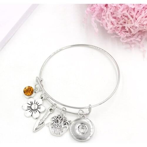 10PCS Wholesale Snap Jewelry Spade Farmer Charm Bracelets Expandable Bangle Snap Bracelets for Women Farmer Lover Gift