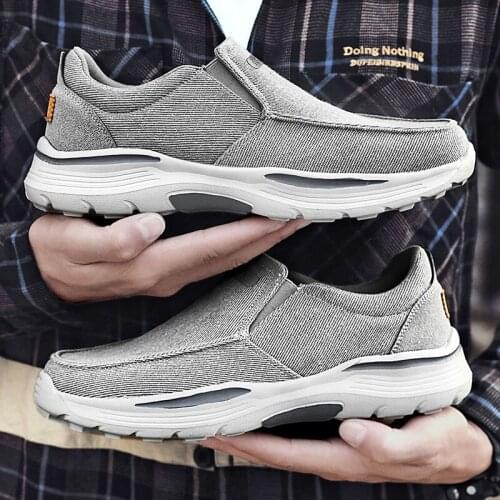 Men Shoes 2020 Fashion Luxury Big-name Simple Men Sneakers Thick-soled Men Canvas Shoes Casual Flat Walking Shoes Plus Size 48