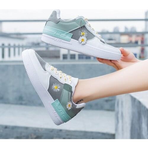 Fashion Sneakers Women Vulcanized Shoes Ulzzang Flower Casual Board Shoes Platform Flats Spring Summer Trainers Tenis Feminino