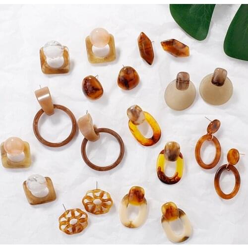 AENSOA Vintage Acrylic Drop Earrings for Women Unique Geometric Resin Pendant Earrings Imitation Retro Cute Dangle Earrings