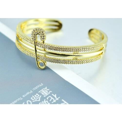 Gold Curb Link Chain Safety Pin Bracelets Bangles for Women Luxurious Wrist Bracelets CZ Pave Wholesale Jewelry