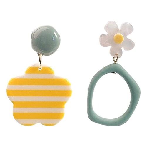 Lovely Asymmetric Cute Flower Earring for Women Sweet Korean Fashion Summer Candy Fresh Dating Jewelry 2021 Trend Friends Gift M