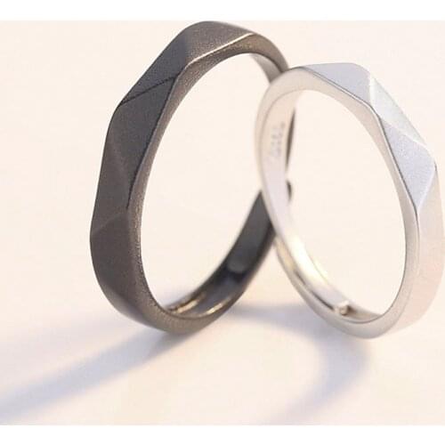 Ofertas 1 pc Fashion Simple Black and White Couple Open Rings for Women Men Copper Ring Jewelry on Party Wedding Accessories