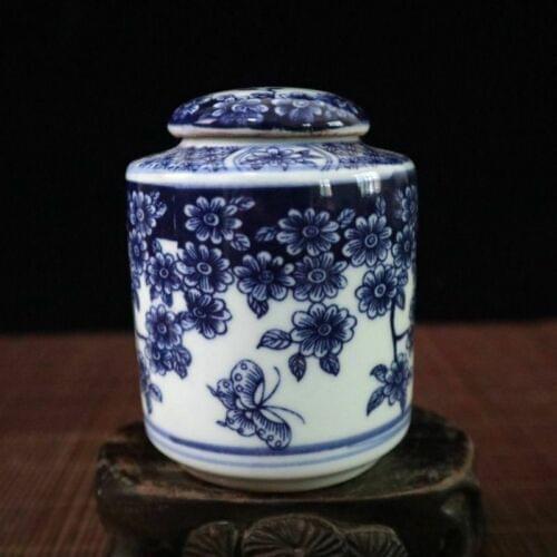 Chinese old porcelain Blue and white butterfly love flower pattern cover can