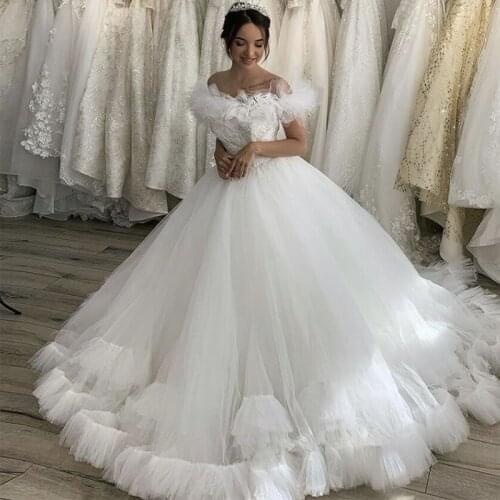 White Ball Gown Wedding Dress With Ruffles 2021 Off Shoulder Princess Appliques Pleats Tulle Lace Up Bride Robe De Mariage