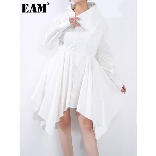 [EAM] Women Single Breasted Pockets Shirt Dress New Asymmetrical Long Sleeve Loose Fit Fashion Tide Spring Autumn 2021 1DD695300