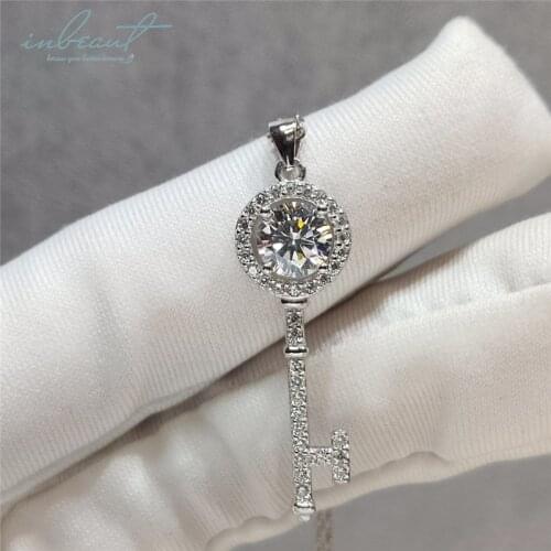 Claiss Wedding Necklace 18K White Gold Plated 1 ct Excellent Cut D Color Pass Diamond Test Moissanite Key Chain for Women Gift