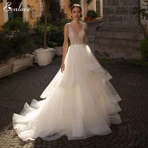 EVALOVE Sexy V-Neck Button Ruched Tulle A-Line Wedding Dress 2021 Luxury Lace Beading Customized Princess Bridal Gown Plus Size