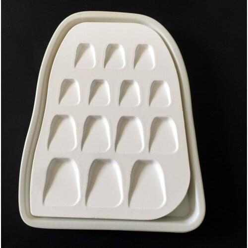 1pc Dental lab material tooth shape microporous porcelain Watering Plate mixing plate stain powder mixing tool 14 slots