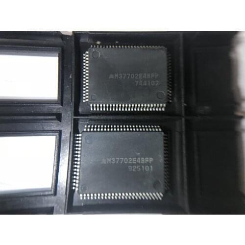 2PCS M37702E4BFP M37702E4 M37702 Electronic components chip IC