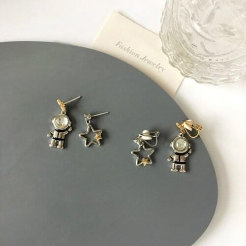 Cubic Zircon Asymmetric Star Clip Earrings Cute Sweet Astronaut Piercing Earrings Aesthetic Accessories