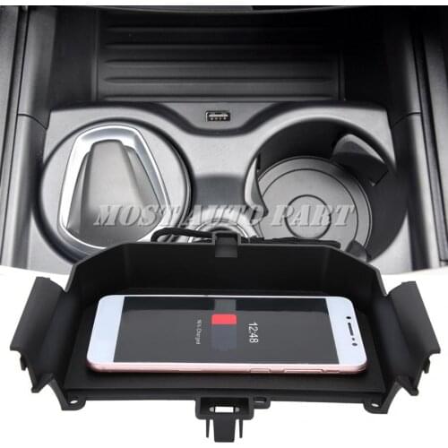 Wireless Car Charger Wireless Phone Charging Pad For BMW 5 6 Series G30 G31 G32 2018-2021 The Phone With QI Wireless Charging