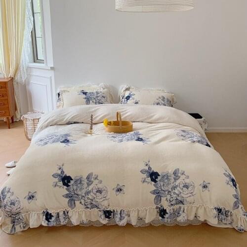 Romantic French Style Vintage Blue Rose Princess Bedding Set Ruffles Velvet Flannel Duvet Cover Quilt Cover Bed Linen Pillowcase